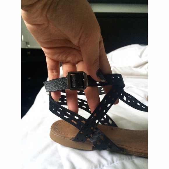 -Reserved- laser-cut geometric sandals - Picture 2 of 4