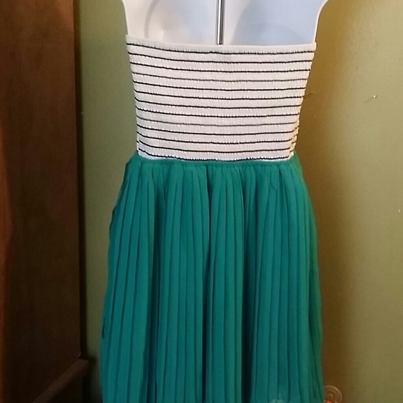 ROXY DRESS *BELT NOT INCLUDED* - Picture 3 of 5