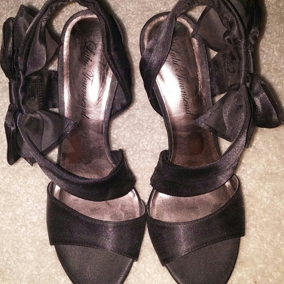 Black high heals - Picture 1 of 3