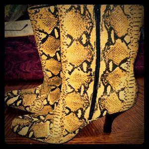 Vintage Bakers Leather and Snakeskin Boots. Sz 8.5