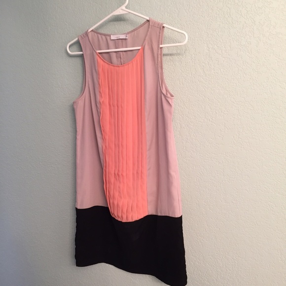 Lush Color block sleeveless dress