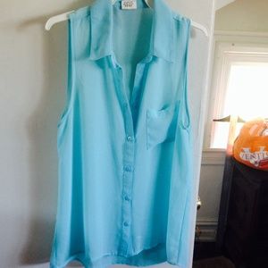 Sold FULL TILT small sleeveless blue button down!