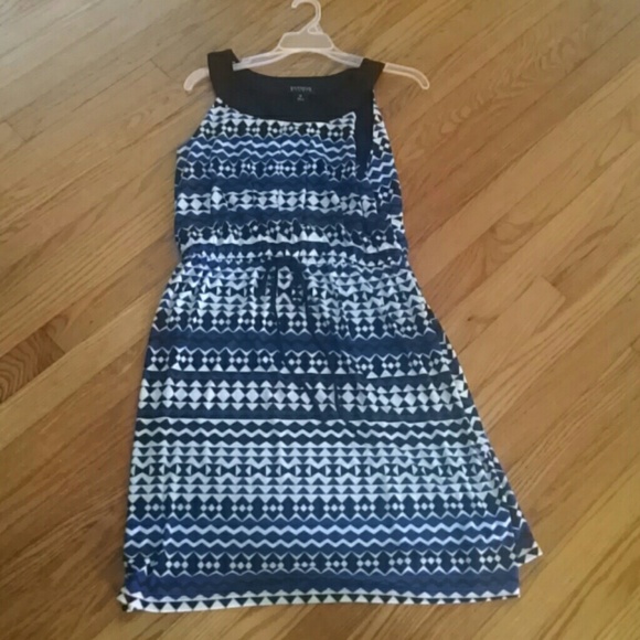 Tie-waist dress