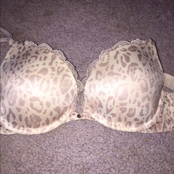 Victoria's Secret very sexy push up bra!