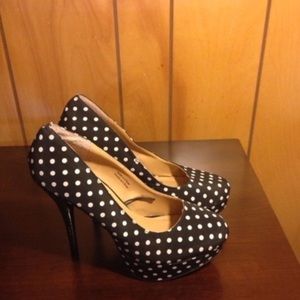 ⚫️⚪️Polkadot pumps⚪️⚫️