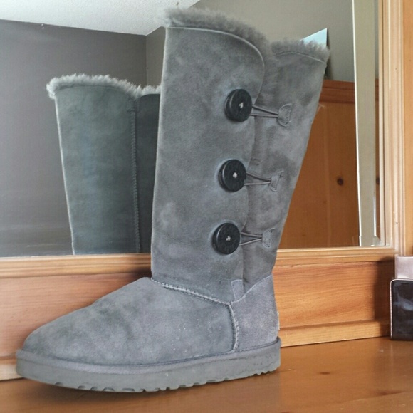 Triple Baily Button Uggs - Picture 1 of 4