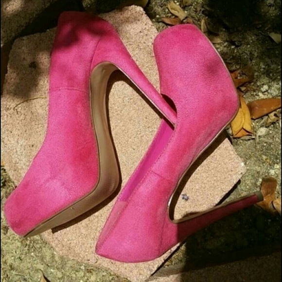 Hot Pink Stilletto's - Picture 3 of 4