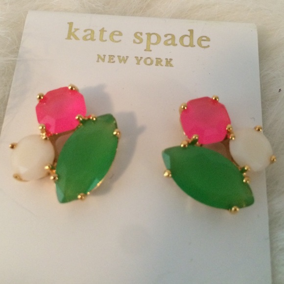 earring - Picture 2 of 2