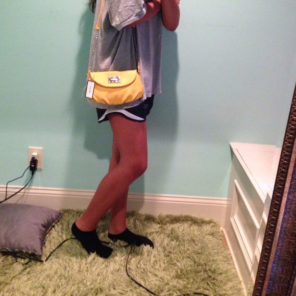 BRAND NEW Nine West side purse - Picture 2 of 4