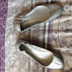 🍍 ON HOLD 🍍 Silver flats