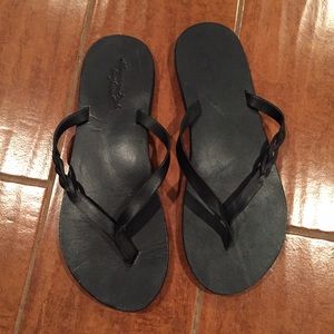 American eagle black sandals