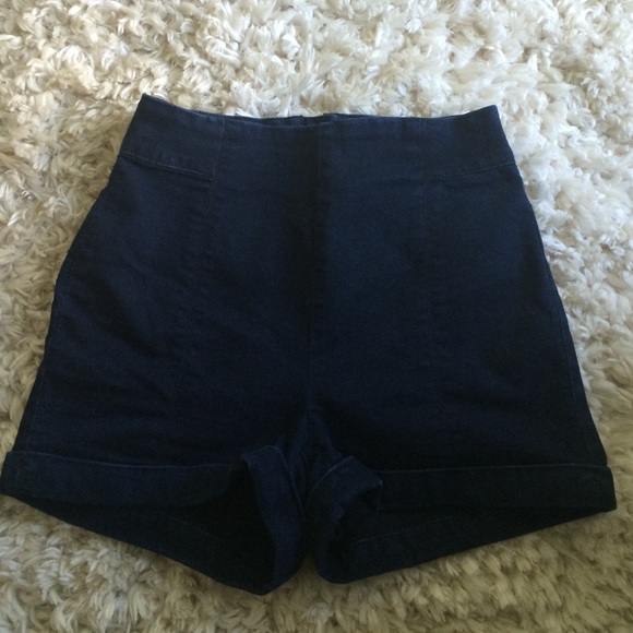 Navy High-waisted shorts