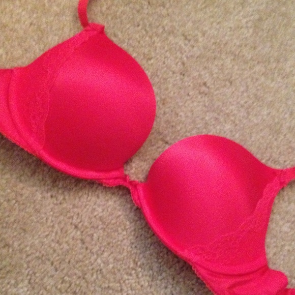 Red aerie bra
