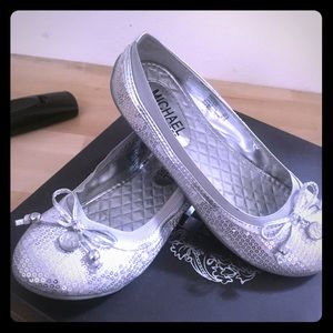 Michael kors 👏🏼👏🏼nice and comfy 😉❤️🌹🌹💐🌺🌺