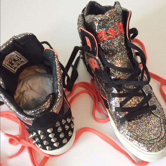 🎊 HP 🎊 Ash Sparkling Rocker Style Sneakers