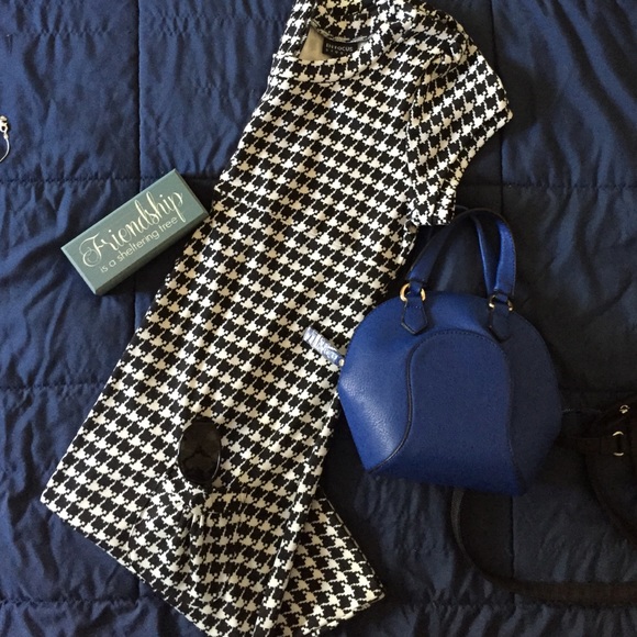 Black & white geometrical shift dress Size 14