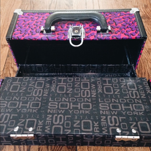 Makeup box - Picture 3 of 4