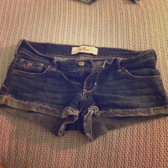 Hollister Shorts - Picture 1 of 2