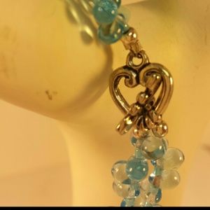 Blue glass teardrop bracelet