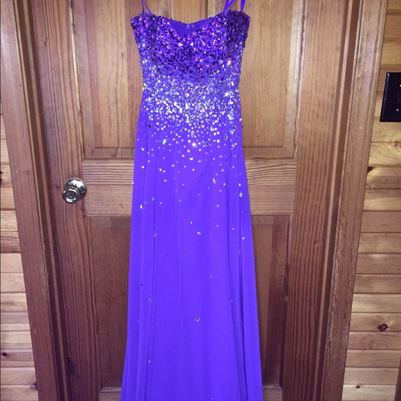 Beautiful purple prom dress💜💜💜