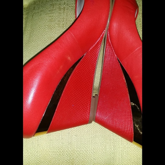 Sexy Red Wedge - Picture 2 of 4