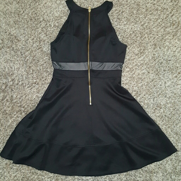 LBD - Picture 3 of 4