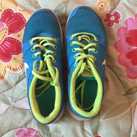 Nike sneakers - Picture 2 of 4