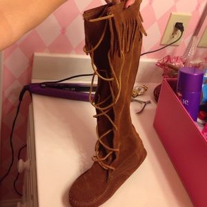 Knee high Minnetonka brown fringe boots