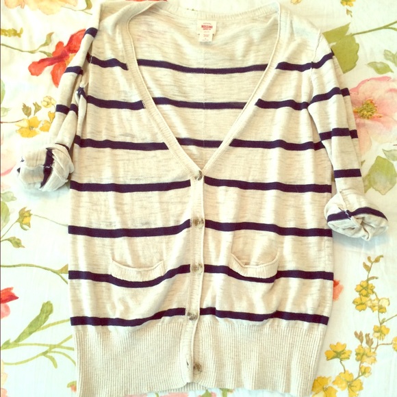 Navy blue and off white cardigan👍🏻