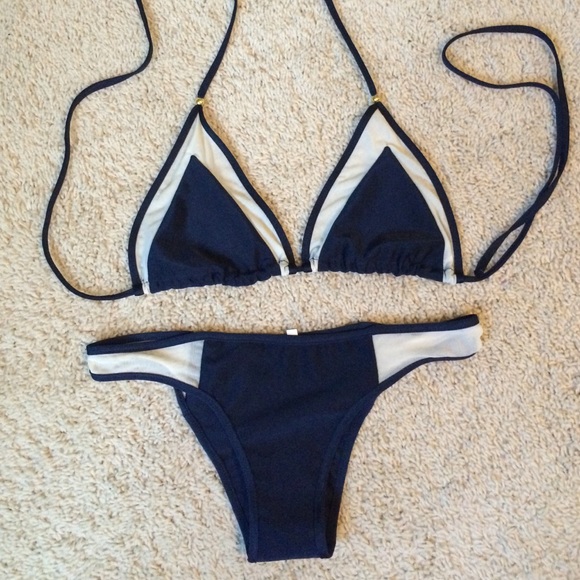 🔴SOLD🔴NWOT Navy Blue Bikini - Picture 2 of 3