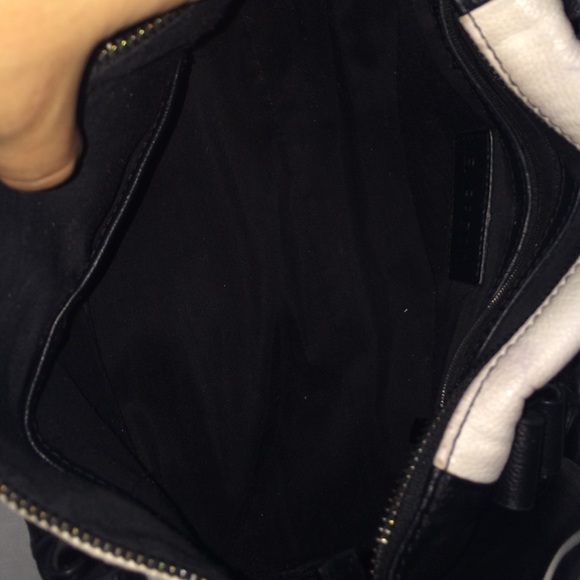 Express Handbag - Picture 3 of 3