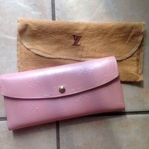 Cute pink Louis Vuitton Wallet