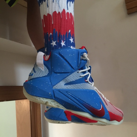 lebron 12 - Picture 2 of 3