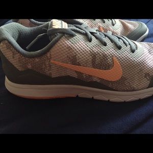 Brand new nike flex experience RN4