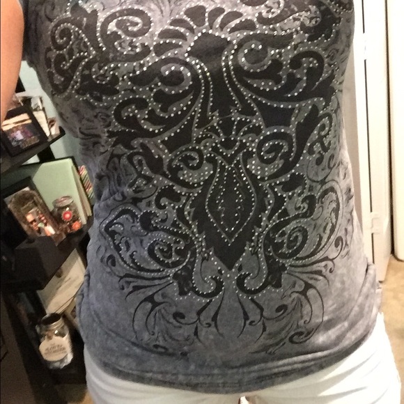 Cute gray tshirt