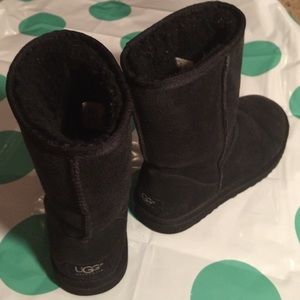 Classic short, black, UGGS