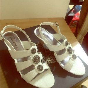 Sandals ❤️❤️❤️❤️❤️❤️❤️🌺🌺🌺🌹🌻🌻🌻🌺🌺