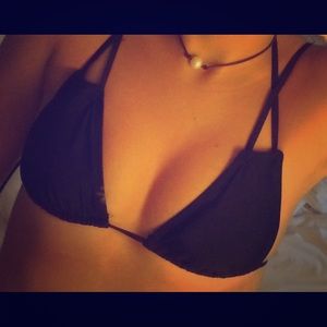Very hip strappy bikini