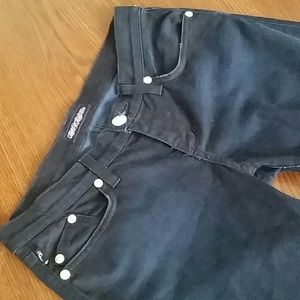 Rock & Republic. RN#110113 CUT#5924 CA#19371