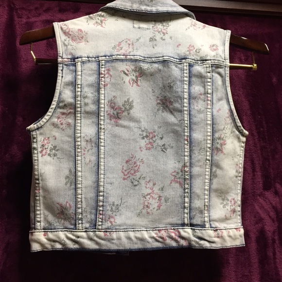 Jean Vest - Picture 2 of 3