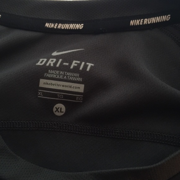 Men's Nike Running shirt - Picture 2 of 3