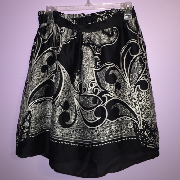 New York & Company black and white skirt