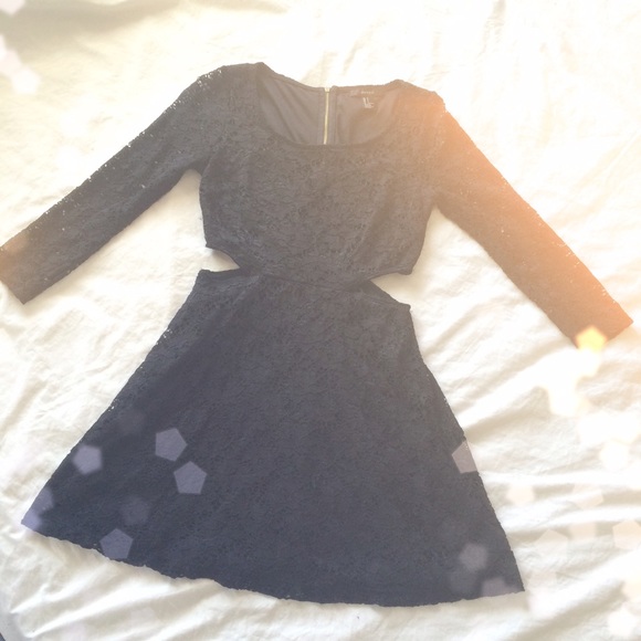 ❌SOLD❌ Forever 21 Lace Cut-Out Dress