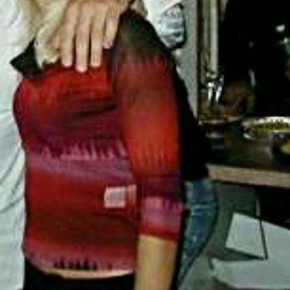 $5!⭐️ Ombré Watercolors Red Top - Picture 3 of 4