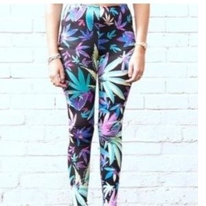 Weed leaf leggings colorful