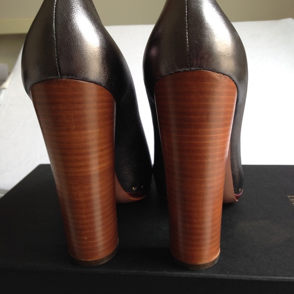 Vionnet Pumps - Picture 3 of 4