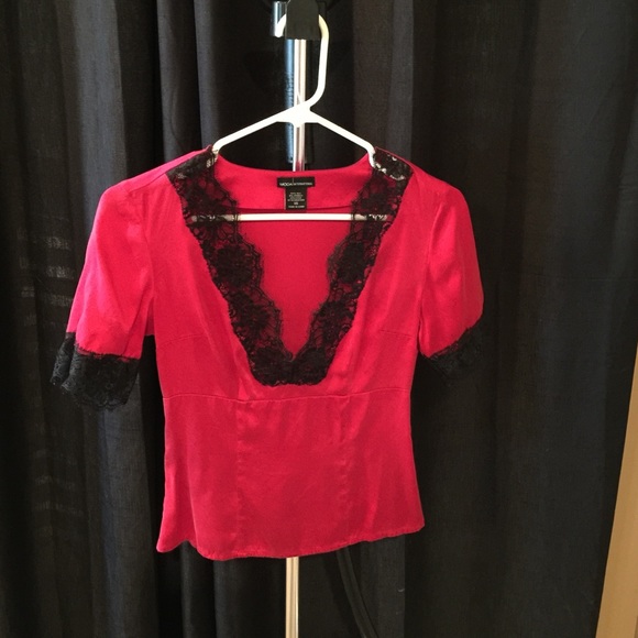 Victoria secret Moda International Sexy red v neck