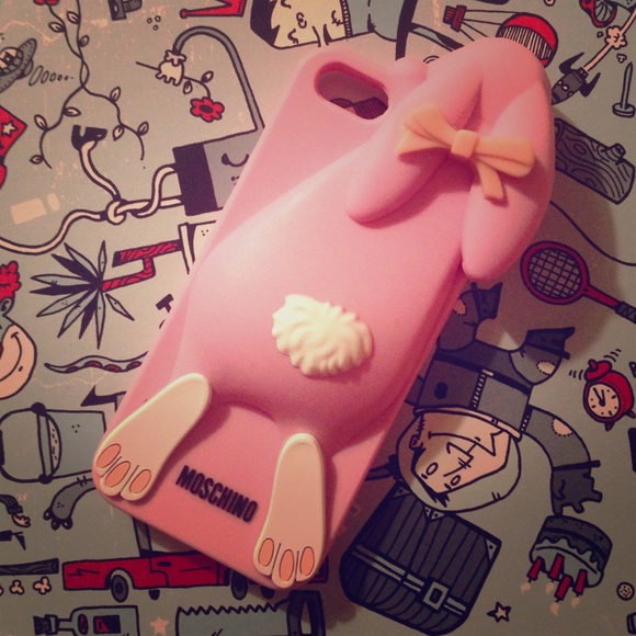 🐇 RARE 🐇🐇MOSCHINO IPhone 5/5s Case (BUNNY) 🐇