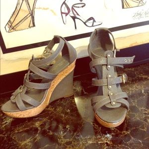 Grey and cork wedges