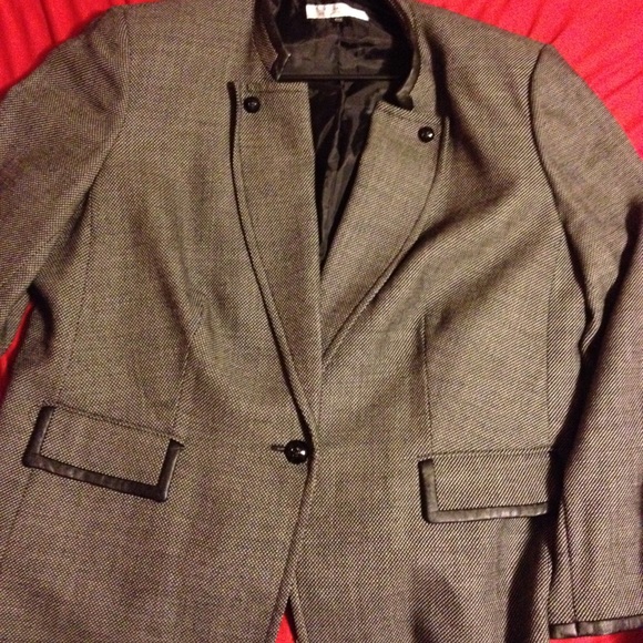 Tahari Blazer